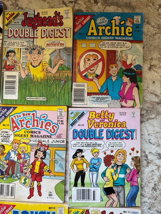 Archie Comics Digest Collection - Colorful Archie & Friends Set - Picture 3 of 4